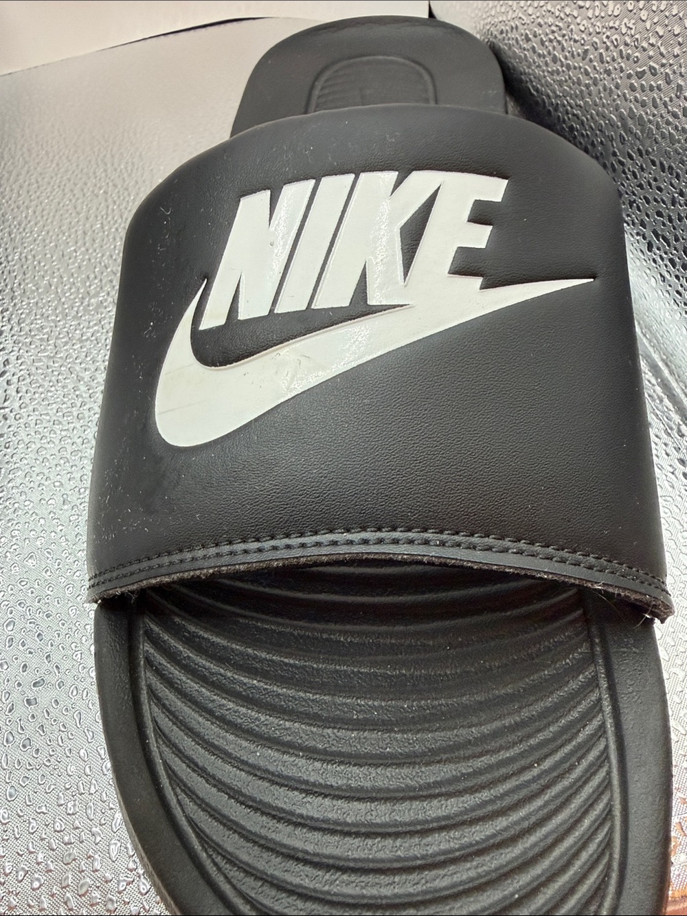 NIKE MENS BLACK with WHITE LETTERS SANDALS-SIZE 11 - Picture 3 of 5